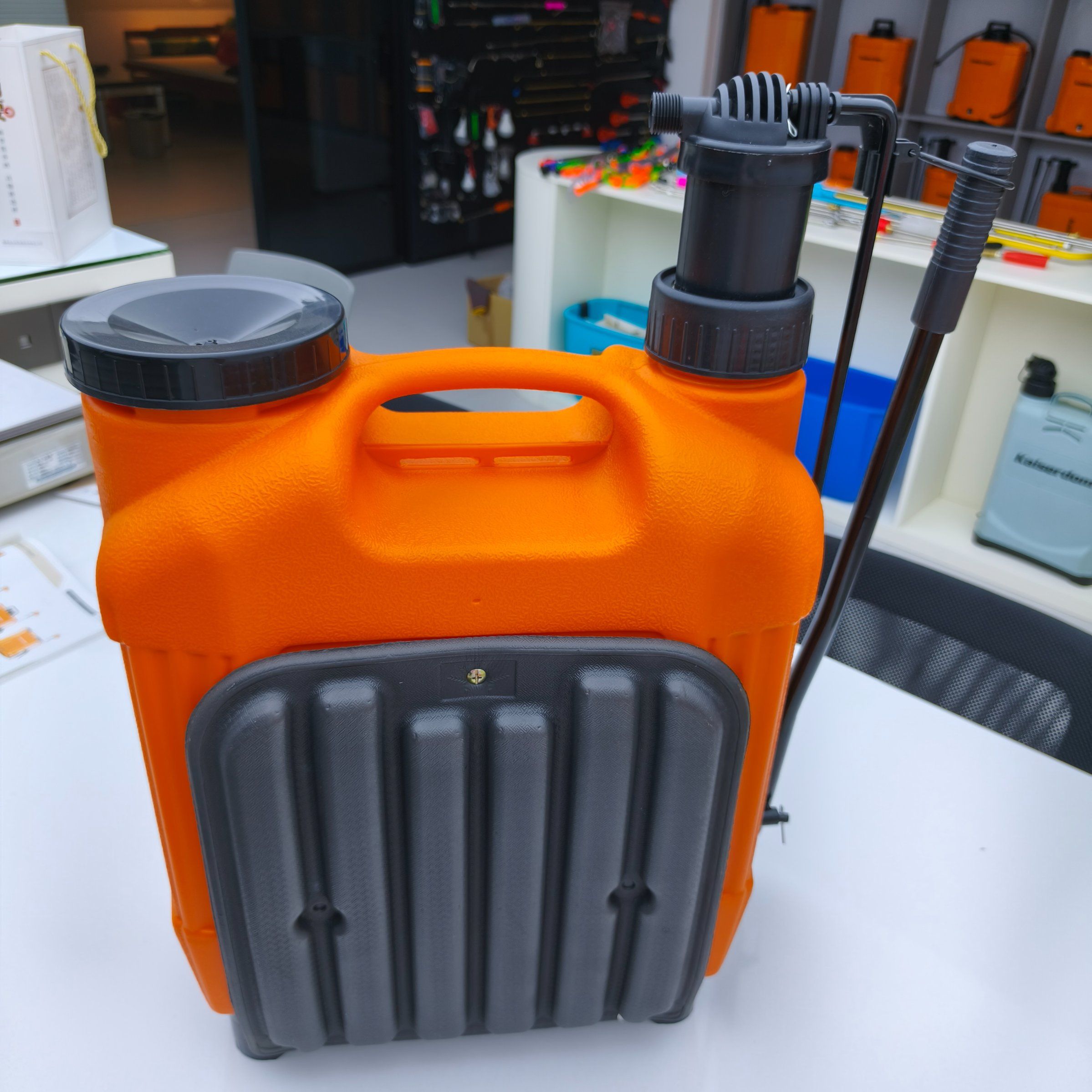 Kaiserdom 20L Hot Sale Knapsack Manual Hand Pressure Agricultural Sprayer